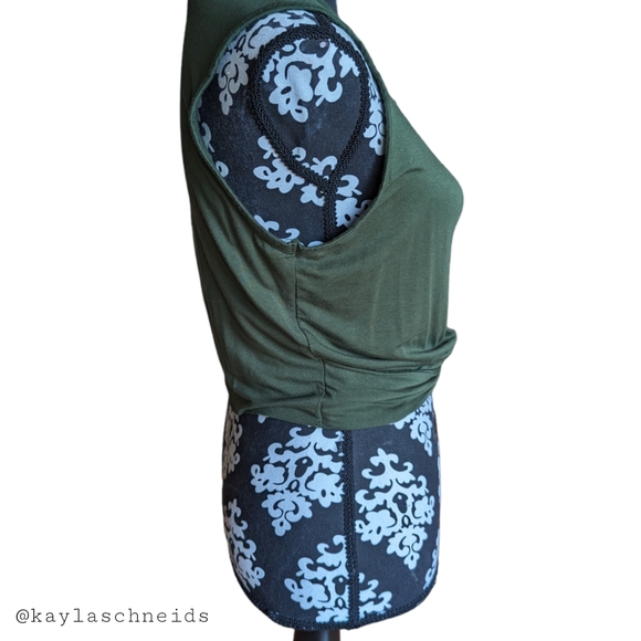 🌻2 for $20 | Zenana Knotted Crop Tank Top - Picture 9 of 15